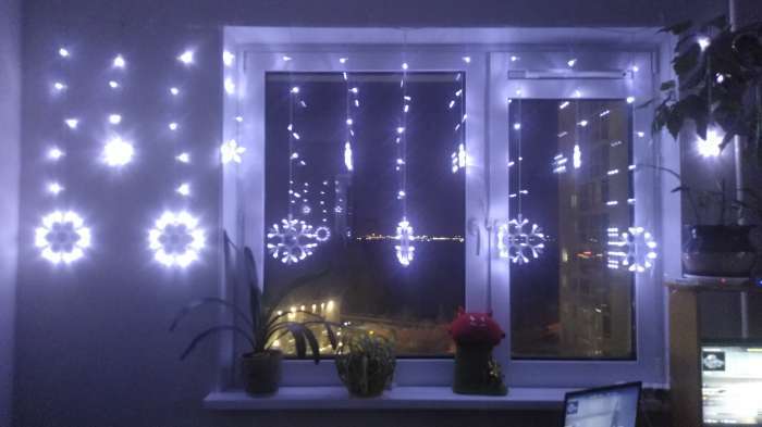 Фотография покупателя товара Гирлянда «Бахрома» 2.4 × 0.9 м с насадками «Звёзды», IP20, прозрачная нить, 138 LED, свечение белое, 8 режимов, 220 В - Фото 16