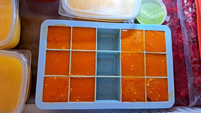 Фотография покупателя товара Форма для льда Доляна «Кубик», силикон, 11.7×18.7×3.4 см, 15 ячеек (3.4×3.4 см), голубая - Фото 1