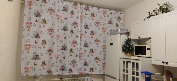 Фотография покупателя товара Комплект штор д/кухни с подхватами   "Christmas wreaths"  145х180см-2 шт., габардин - Фото 2