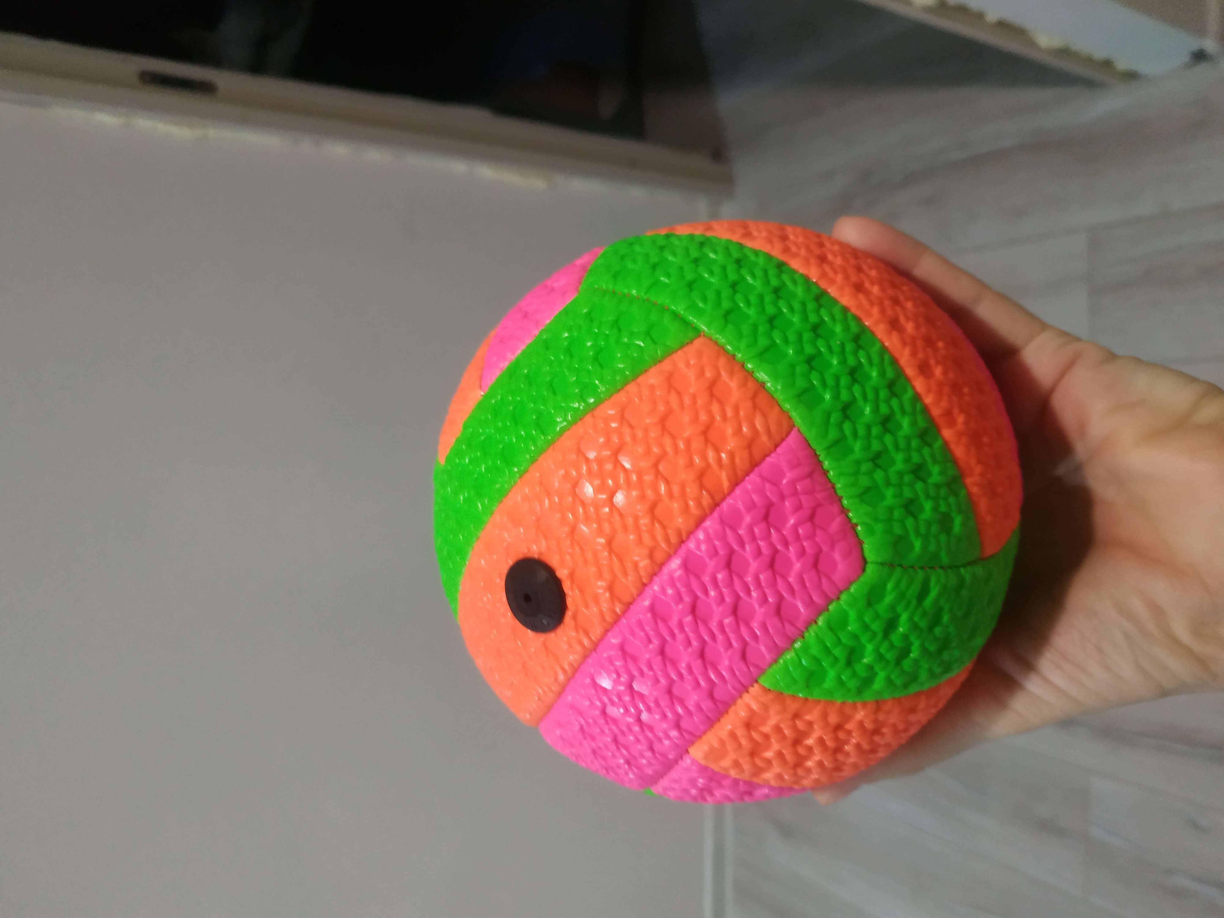 Фотография покупателя товара Мяч волейбольный пляжный, ПВХ, машинная сшивка, 18 панелей, р. 2, цвета МИКС - Фото 1