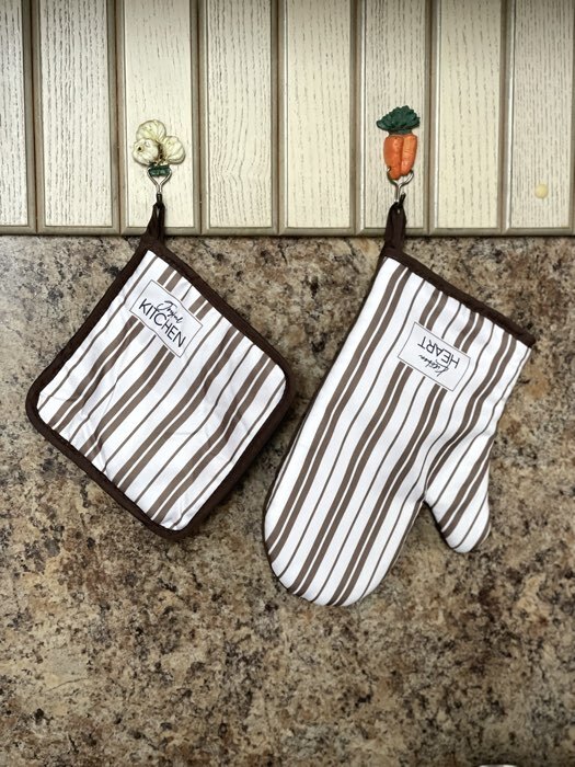 Фотография покупателя товара Варежка - прихватка «Доляна» Kitchen, 20×27 см - Фото 1