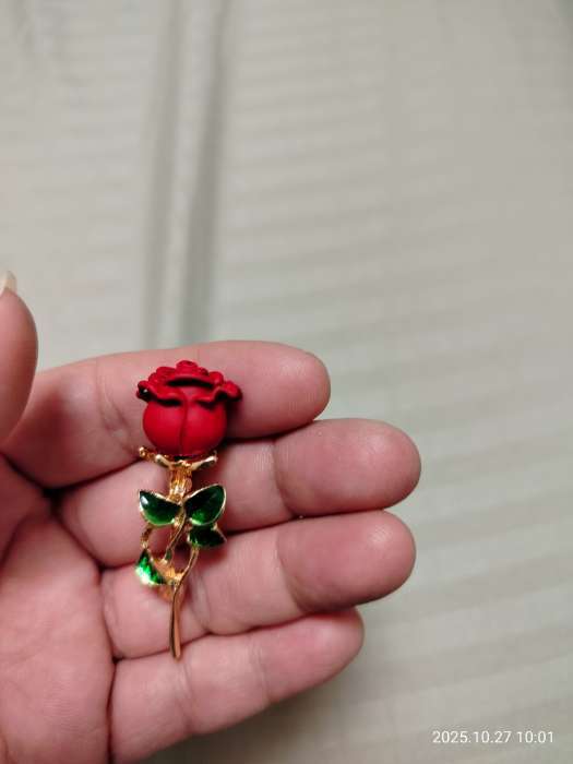 Фотография покупателя товара Брошь «Цветок» роза, цвет красно-зелёный в золоте - Фото 1