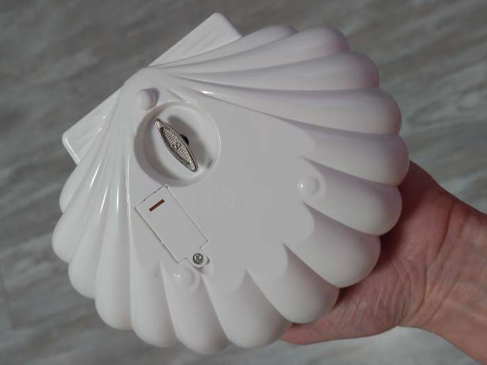 Фотография покупателя товара Шкатулка музыкальная механическая «Белая ракушка», пластик, 7.5×15.5×12 см - Фото 2