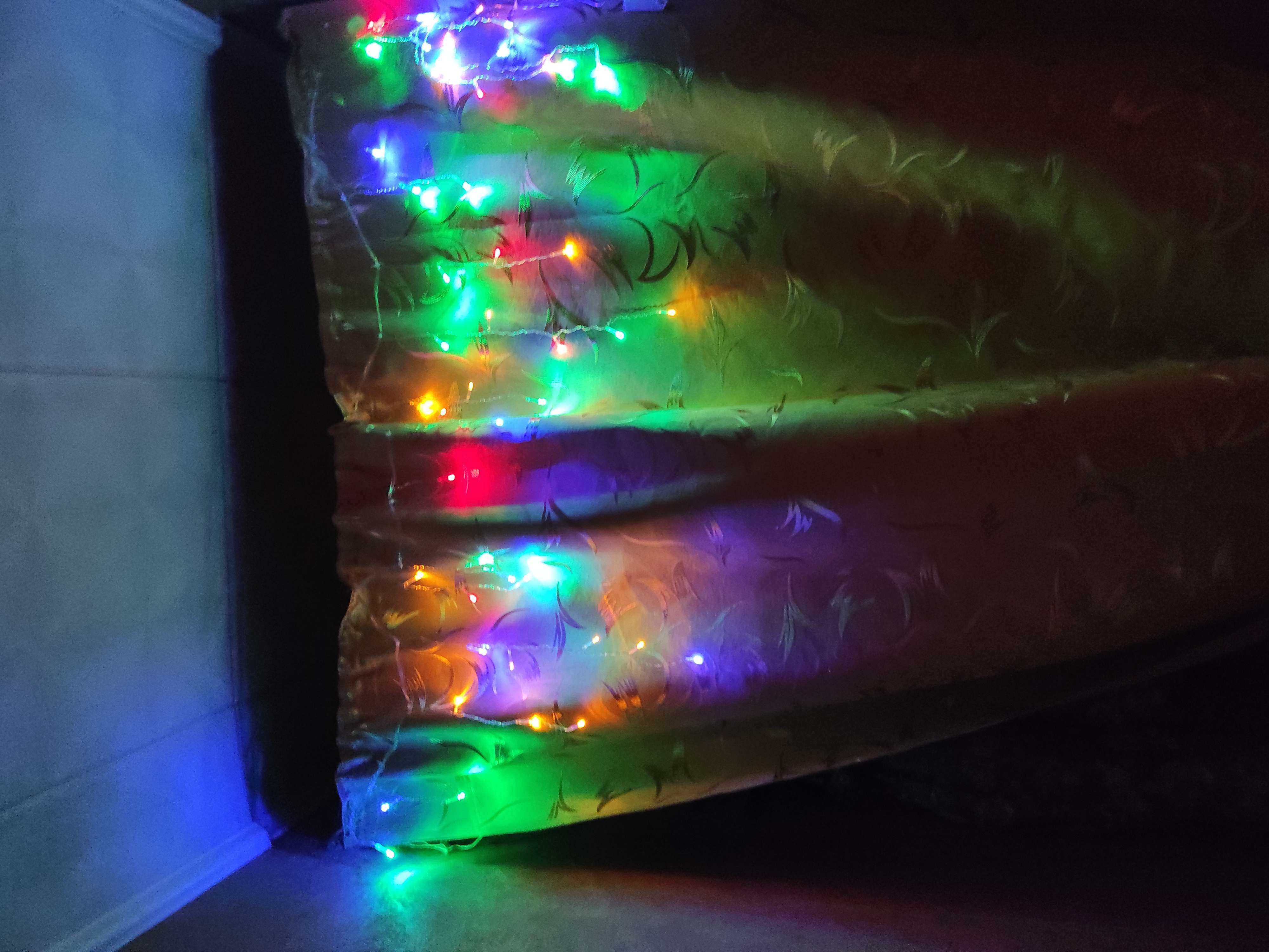 Фотография покупателя товара Гирлянда «Бахрома» 3 × 0.5 м, IP20, прозрачная нить, 80 LED, свечение фиолетовое, 8 режимов, 220 В - Фото 11