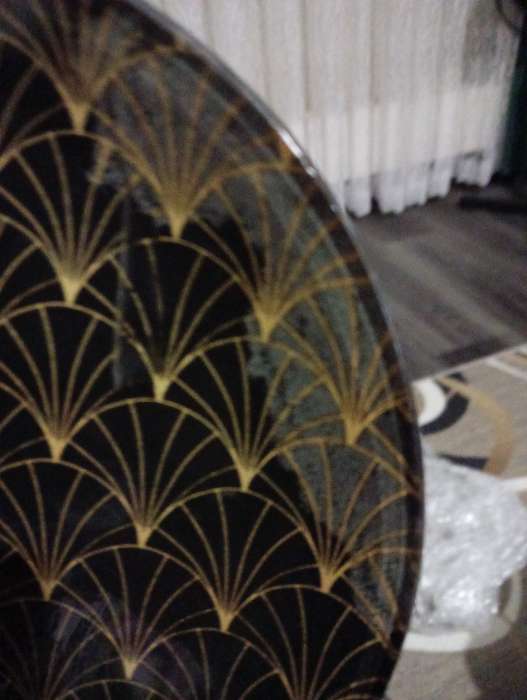 Фотография покупателя товара Тарелка Доляна «Золотое перо», d=18 см, стекло, чёрная - Фото 1