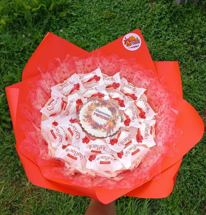 Фотография покупателя товара Пленка цветная флористическая «Мелкие сердца», красный, 70 см - Фото 2