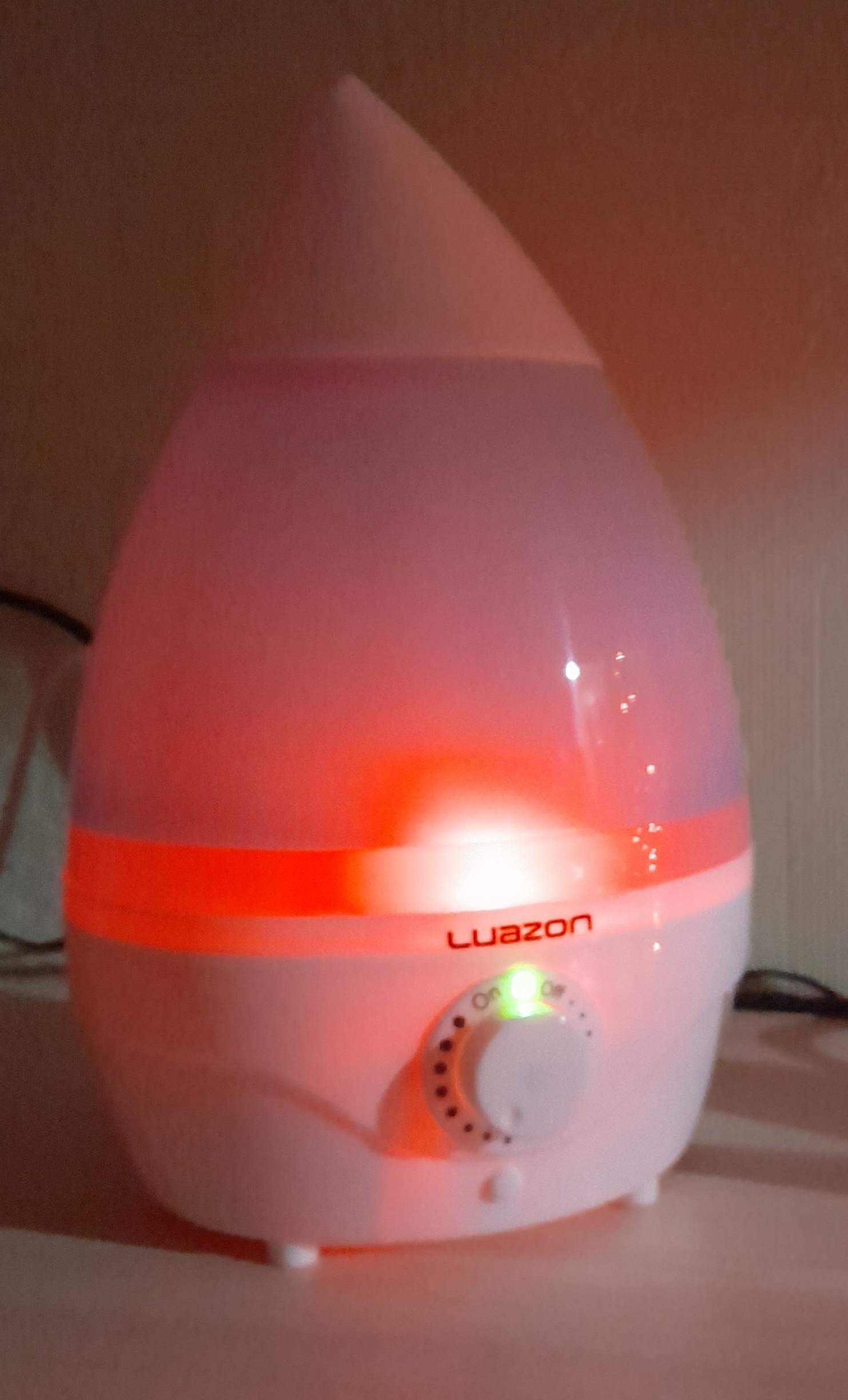 Фотография покупателя товара Увлажнитель воздуха Luazon LHU-04, ультразвуковой, 18 Вт, 2 л, 35 м2, бело-голубой