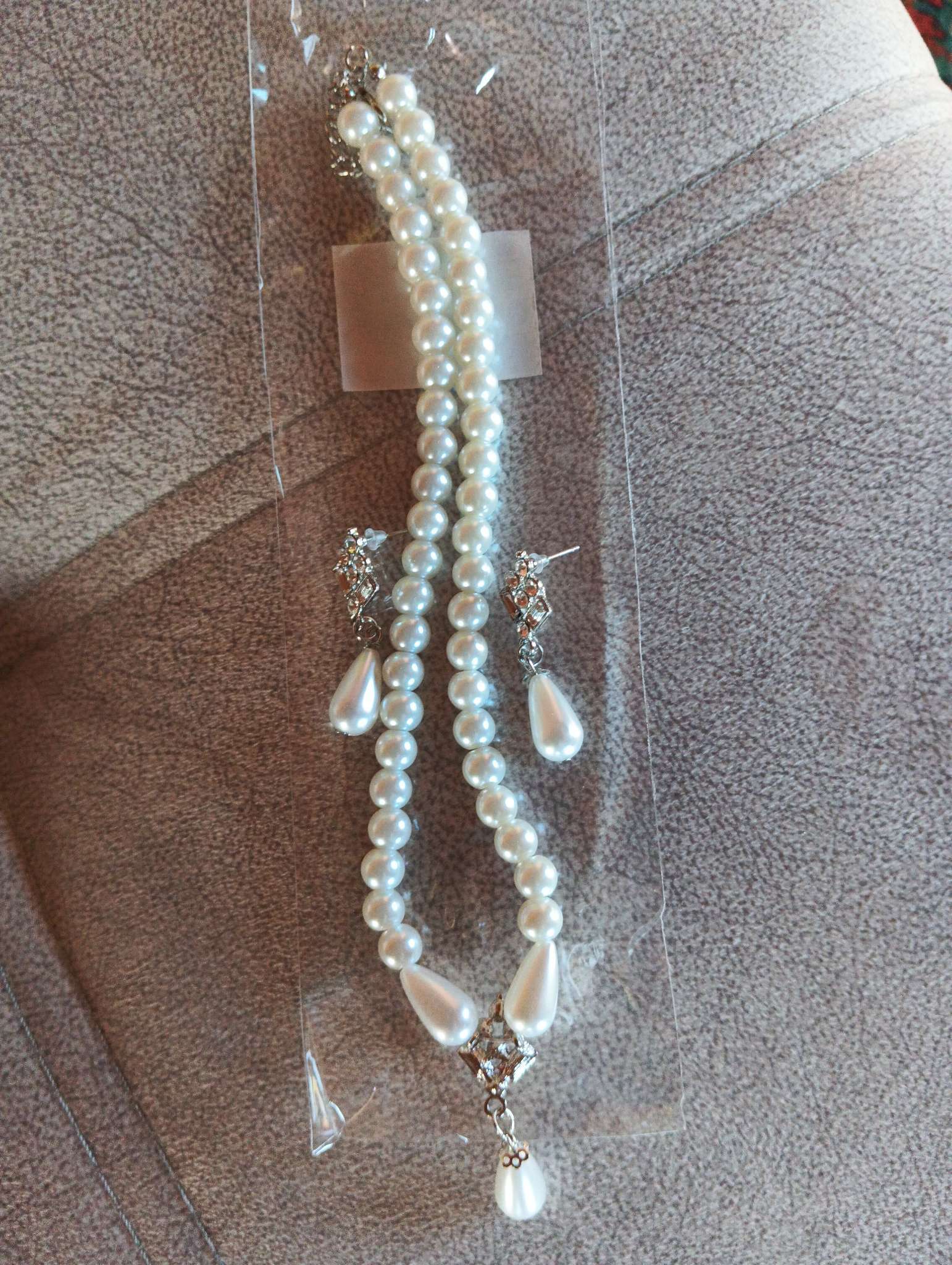 Фотография покупателя товара Набор 2 предмета: серьги, колье «Антуанетта» гранж, цвет белый в серебре, 40 см - Фото 1