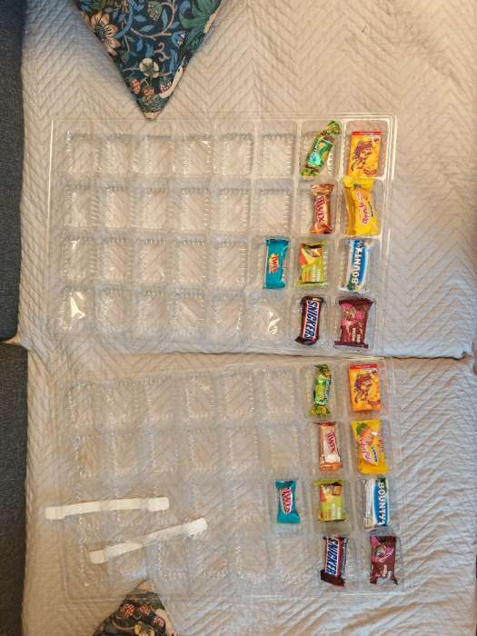 Фотография покупателя товара Подарочная новогодняя коробка «Мерцающий», Адвент календарь с заданиями, 47.7×3.9×32 см - Фото 2