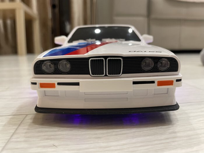 Фотография покупателя товара УЦЕНКА Машинка на пульте управления «Легенда Дрифта», радиоуправление, полный привод, 40 км/ч, 2 комплекта колёс, 1:16, белая - Фото 7