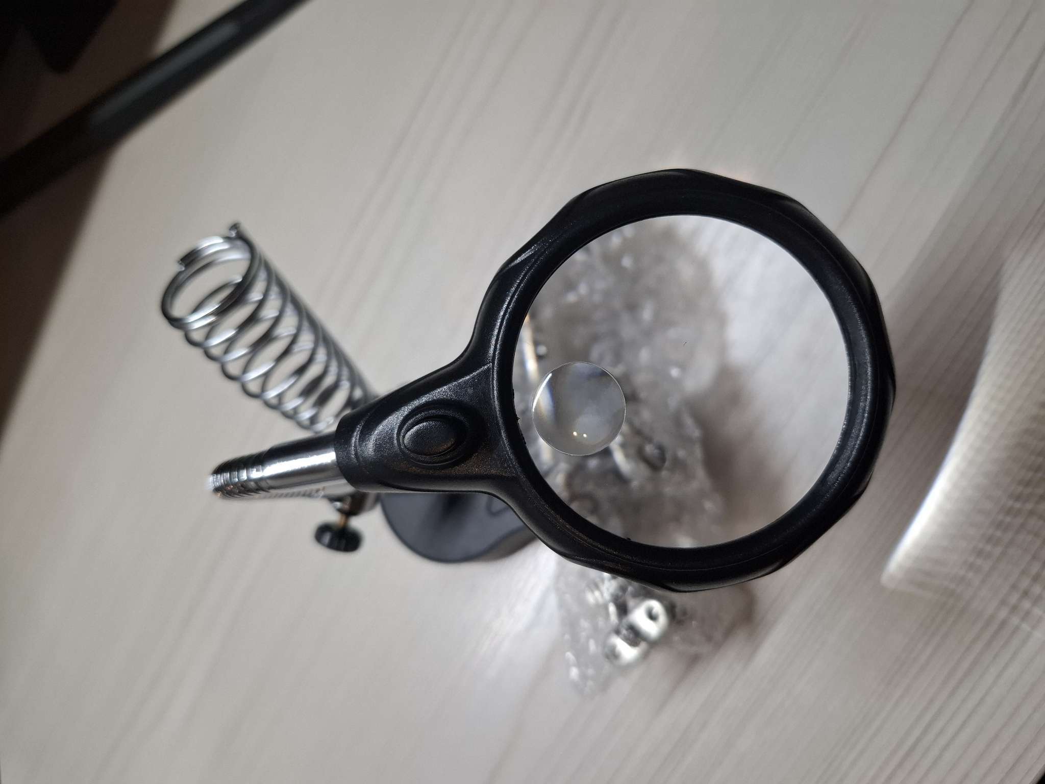 Фотография покупателя товара Третья рука для пайки 3.5×12х, d=65 мм, подсветка, 27×9 см - Фото 1