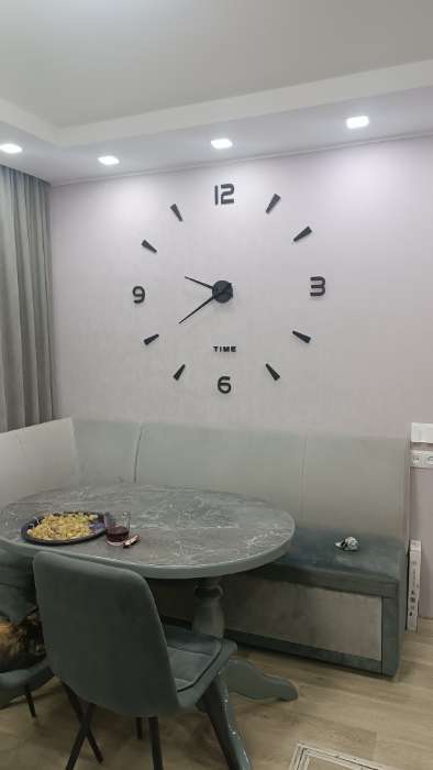 Фотография покупателя товара Часы настенные интерьерные большие, 3d «Кавалье», плавный ход, наклейка, d=120 см, чёрные - Фото 19