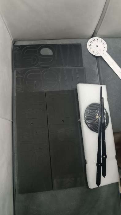 Фотография покупателя товара Часы настенные интерьерные большие, 3d «Кавалье», плавный ход, наклейка, d=120 см, чёрные - Фото 21