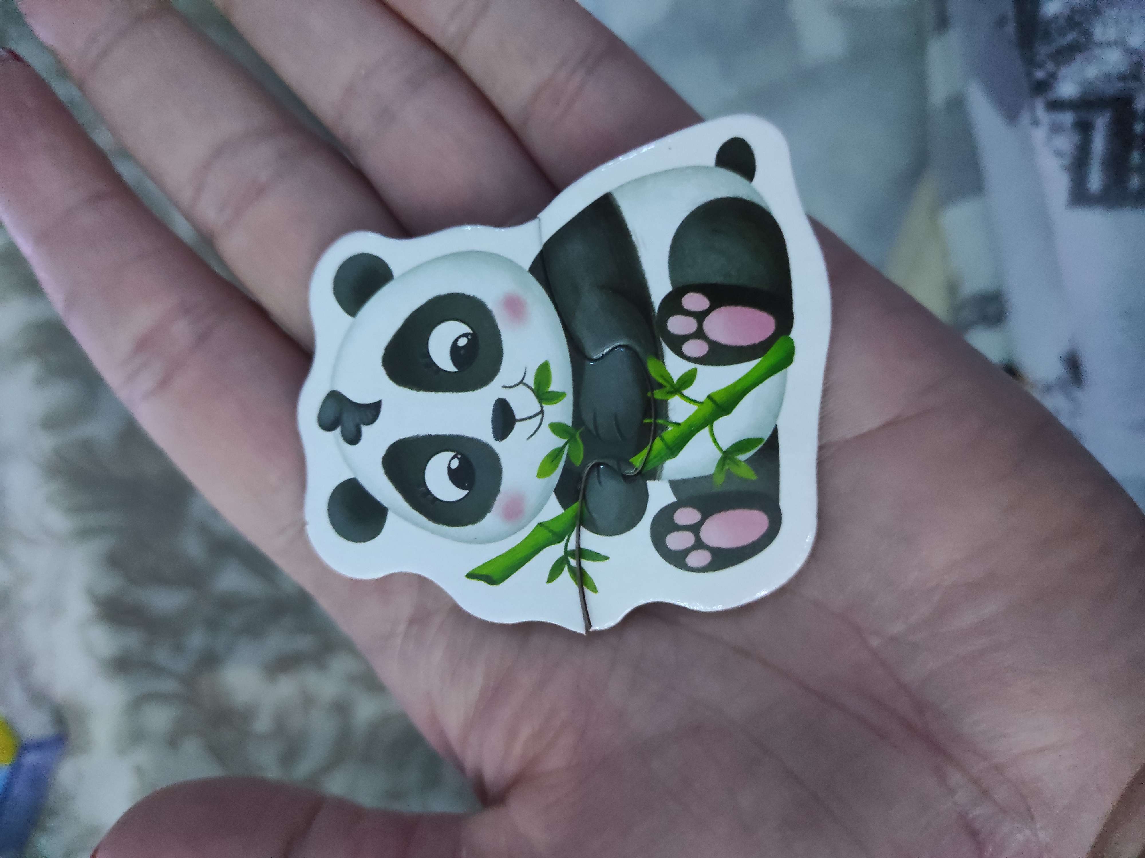 Фотография покупателя товара УЦЕНКА Макси-пазлы в металлической коробке «Весёлые зверята», 40 деталей - Фото 3