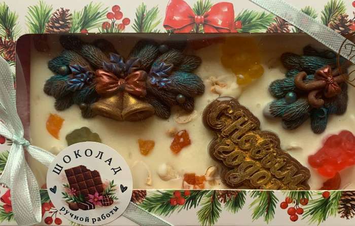 Фотография покупателя товара Коробка для шоколада «С Новым годом!», с окном, 9×1.5×18 см - Фото 3
