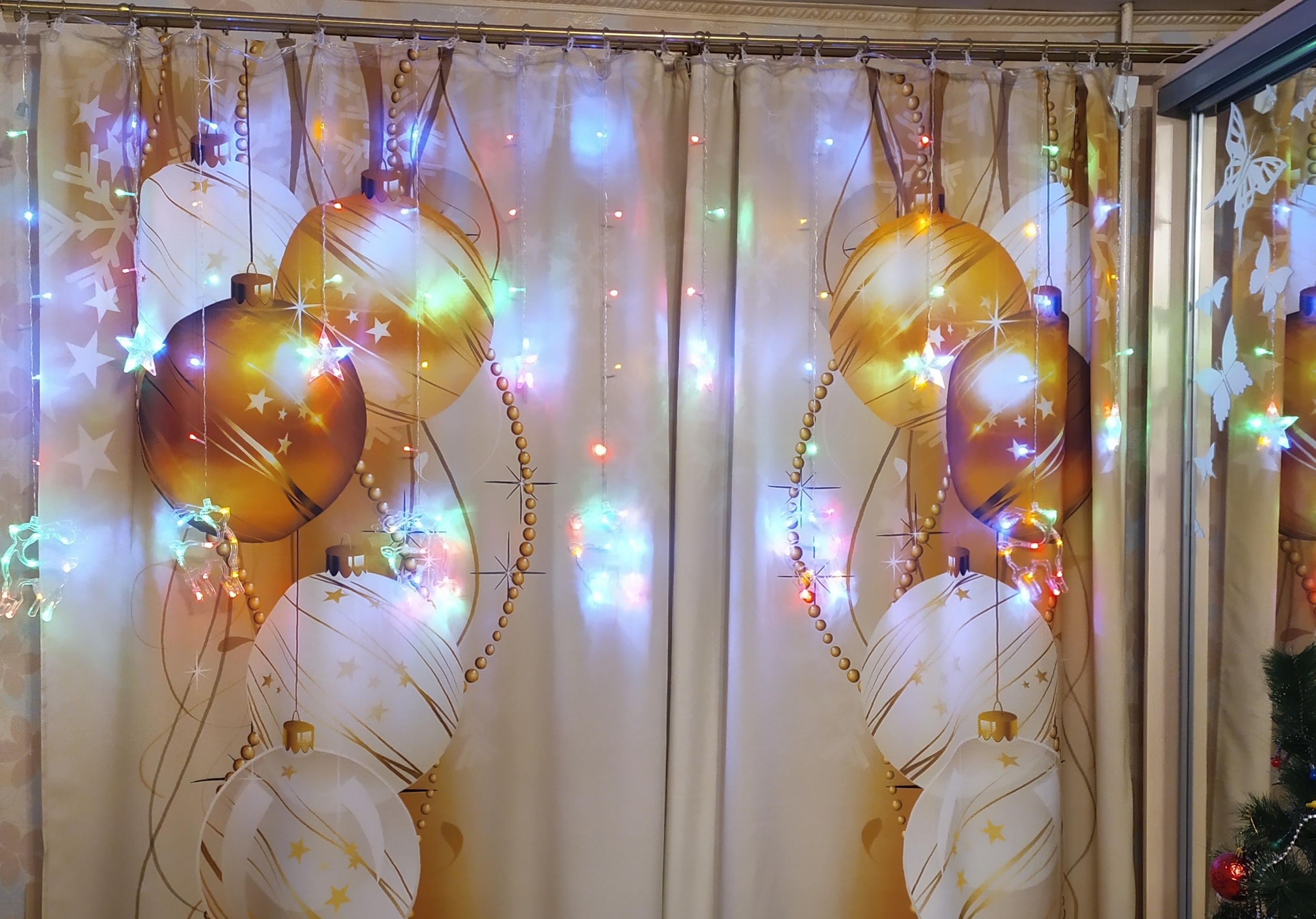 Фотография покупателя товара Гирлянда «Бахрома» 2.4 × 0.9 м с насадками «Звёздочки», IP20, прозрачная нить, 186 LED, свечение белое, 8 режимов, 220 В - Фото 20
