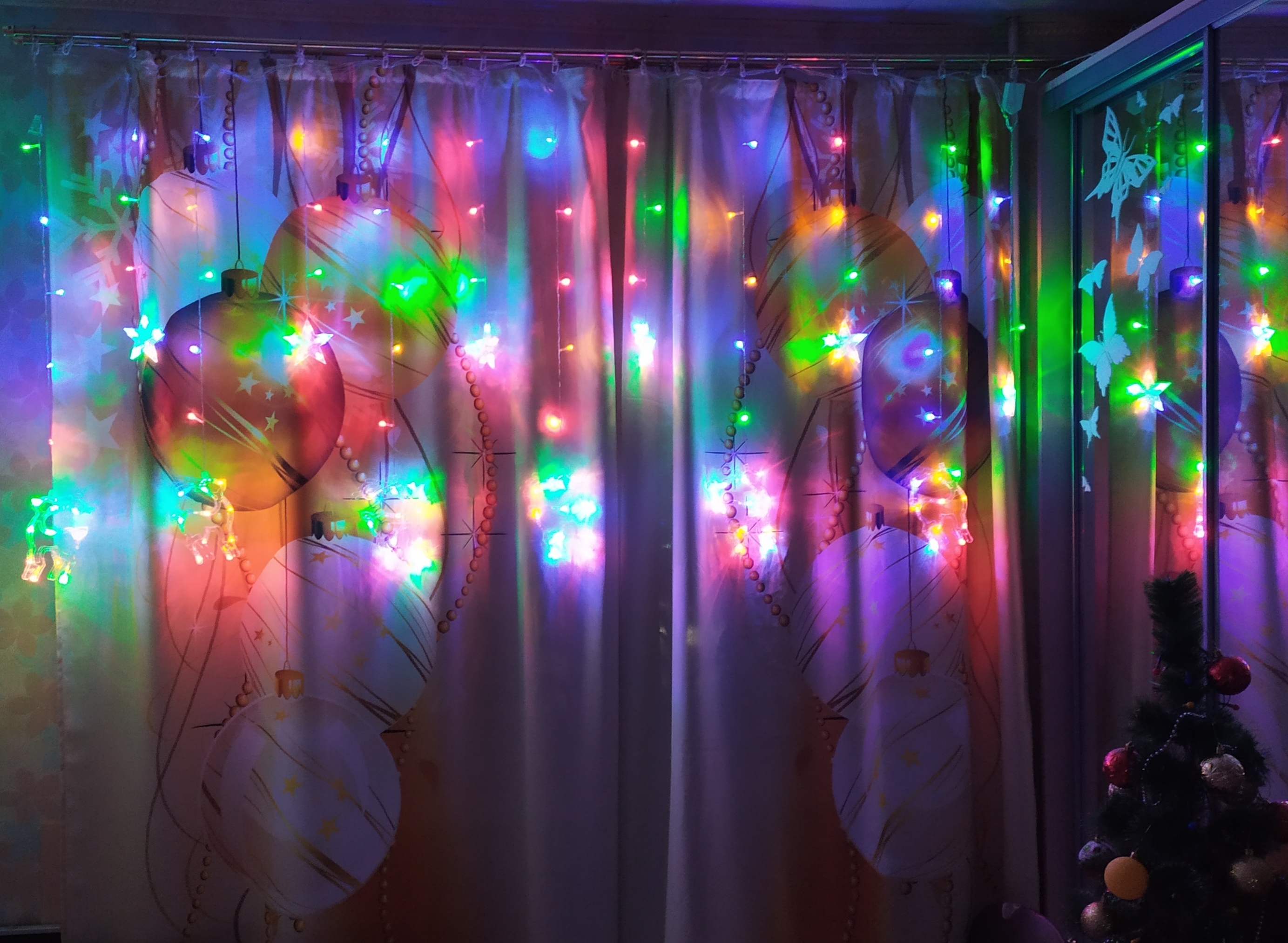 Фотография покупателя товара Гирлянда «Бахрома» 2.4 × 0.9 м с насадками «Звёзды», IP20, прозрачная нить, 138 LED, свечение белое, 8 режимов, 220 В - Фото 14