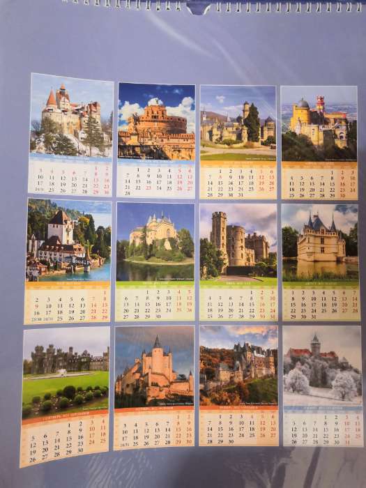Фотография покупателя товара Календарь перекидной на ригеле "Замки мира" 2022 год, 320х480 мм - Фото 2