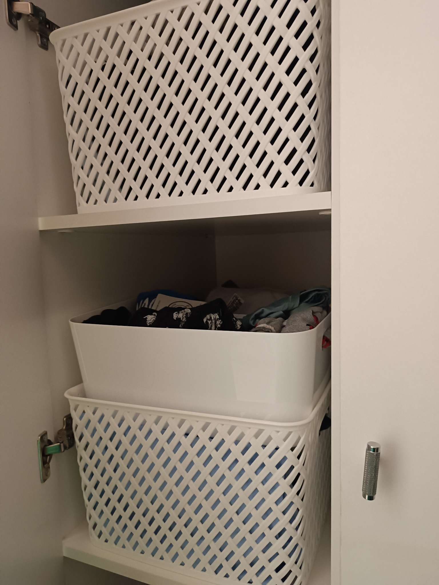 Фотография покупателя товара Корзина для хранения Альтернатива «Плетёнка», пластик, 35×29×22.5 см, белая - Фото 1