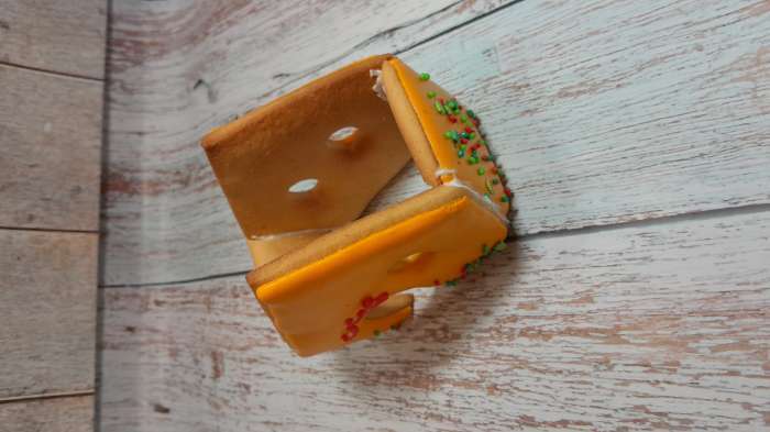 Фотография покупателя товара Формы для печенья новогодние Доляна «Пряничный домик», набор 8 предметов, пластик, белые - Фото 14