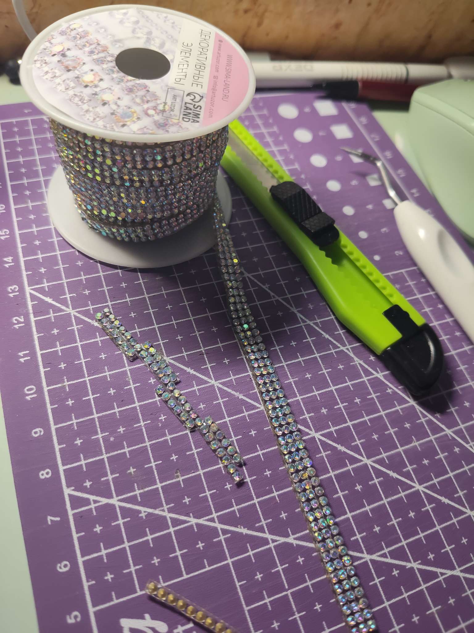 Фотография покупателя товара Стразы термоклеевые, с голографией, d=2×7 мм, 4.5±0.5 м, цвет серебряный - Фото 2