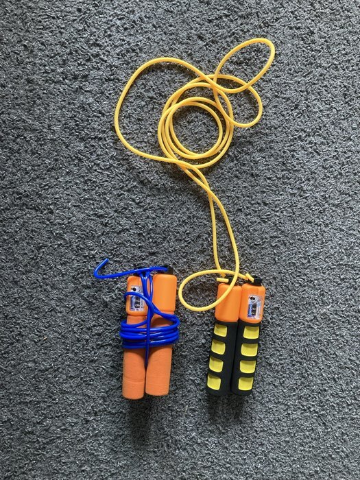 Фотография покупателя товара Скакалка спортивная ONLYTOP, 2.8 м, регулируемая, со счётчиком, цвет МИКС - Фото 1