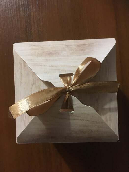 Фотография покупателя товара Коробка складная «Сюрприз для тебя», 12 × 12 × 12 см - Фото 3