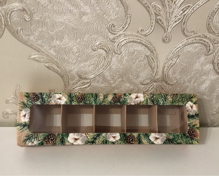 Фотография покупателя товара Коробка под 5 конфет с ячейками «С Новым годом», 21×3×5.5 см - Фото 3