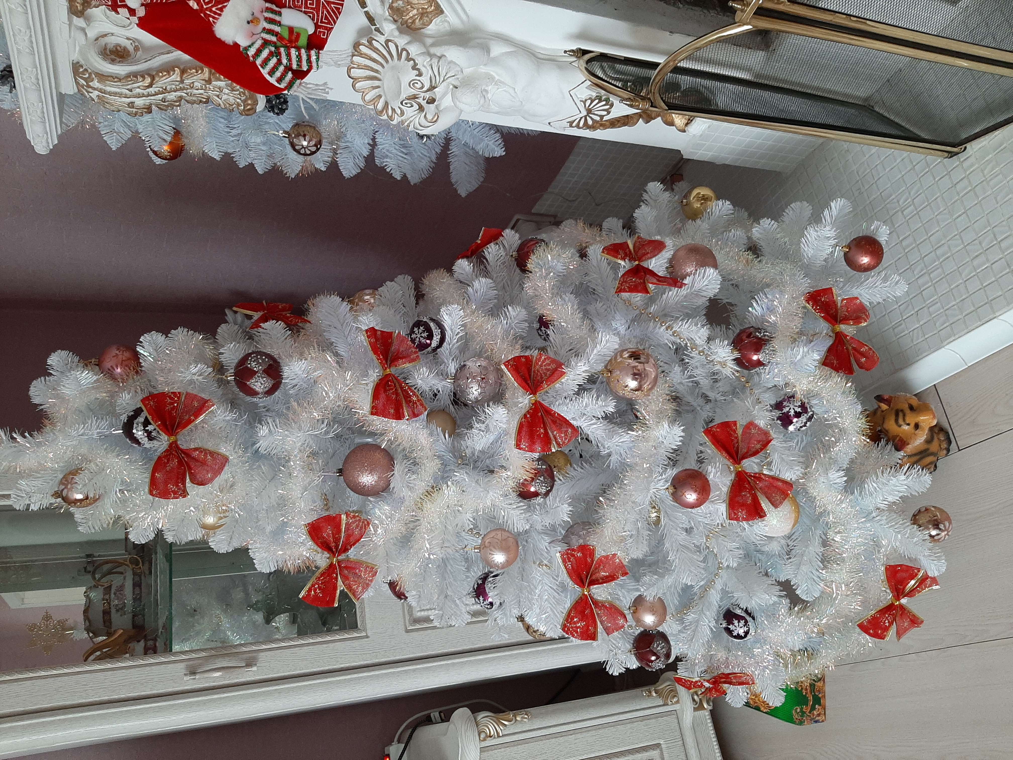 Фотография покупателя товара Бант новогодний, праздничный "Снегопад", красно-золотой, 14 х 10 см