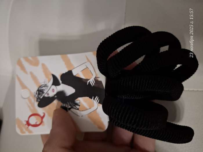 Фотография покупателя товара Резинки для волос QF «Амелия», набор 6 шт., тайна, 4 см, чёрные - Фото 3