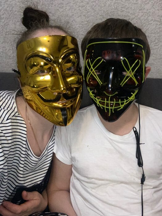 Фотография покупателя товара Карнавальная маска «Гай Фокс», цвет золото