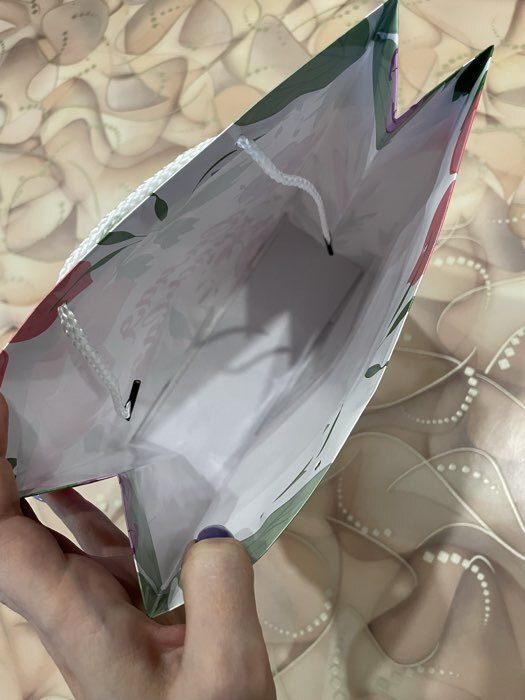 Фотография покупателя товара Пакет подарочный ламинированный, упаковка, «Самой красивой», M 24×29×9 см - Фото 3