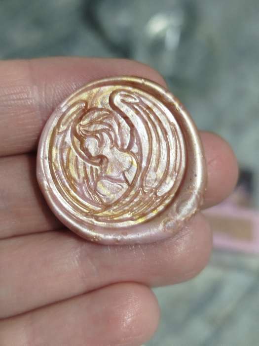 Фотография покупателя товара Подарочный набор для сургучной печати «Компас», печать, ручка, сургуч, 12.5×10×3.6 см - Фото 1