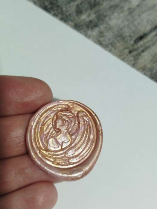 Фотография покупателя товара Подарочный набор для сургучной печати «Компас», печать, ручка, сургуч, 12.5×10×3.6 см - Фото 2