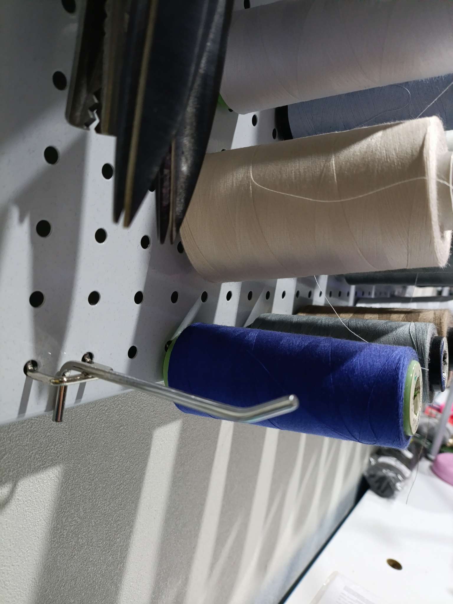 Фотография покупателя товара Крючок одинарный для металлической перфорированной панели, d=3.5 мм, L=10 см, цвет хром - Фото 1