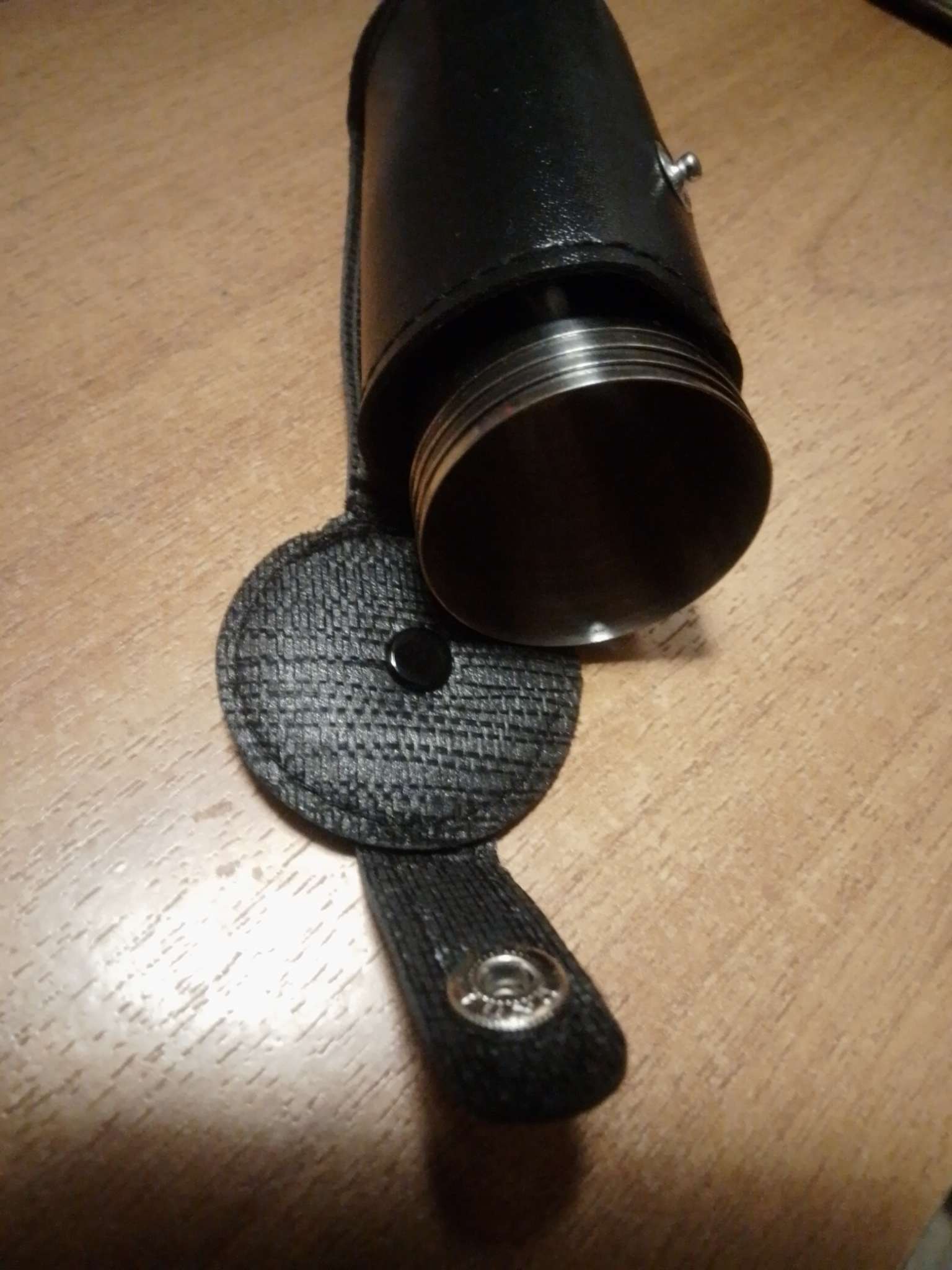 Фотография покупателя товара Набор стопок, 30 мл, 4 шт., 4×3.5 см, нержавеющая сталь, экокожа, чёрный - Фото 2