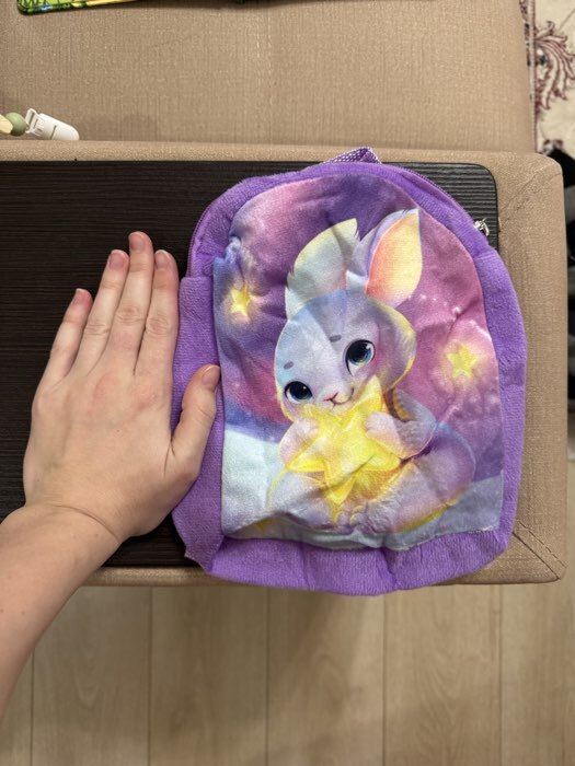 Фотография покупателя товара Рюкзак детский плюшевый для девочки «Зайка со звездочкой», 22×17 см - Фото 1