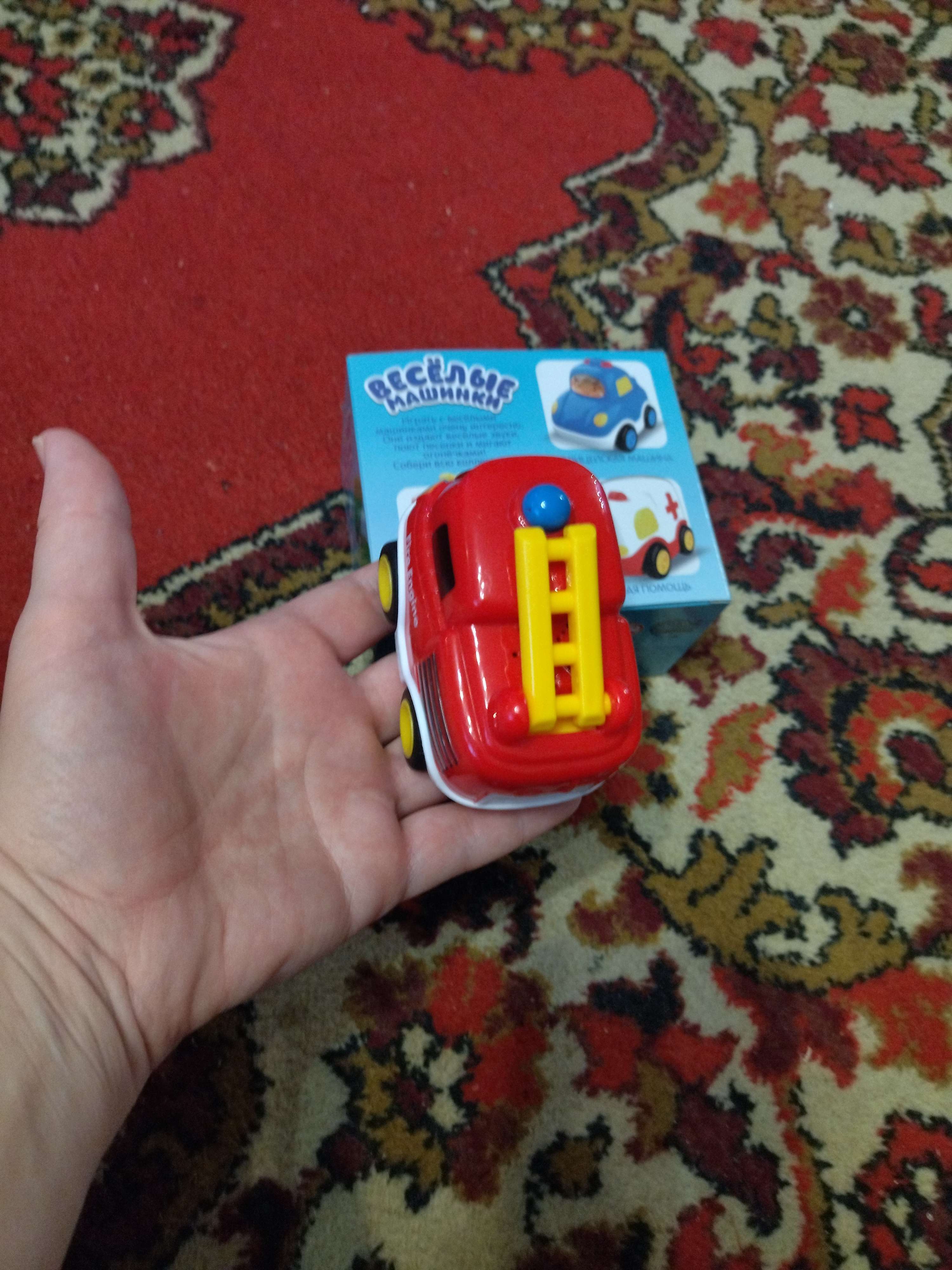 Фотография покупателя товара Музыкальная игрушка «Пожарная машина», звук, свет, цвет красный - Фото 2