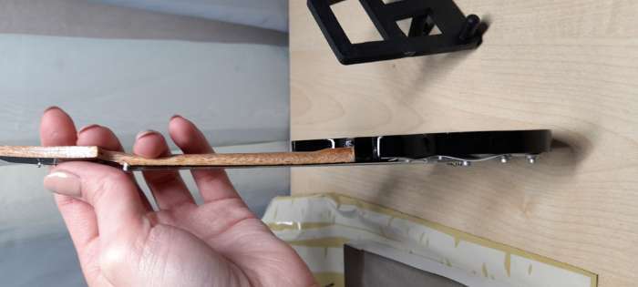 Фотография покупателя товара Гитара сувенирная Ibanez, на подставке, 24×8×2 см, чёрно-белая - Фото 4