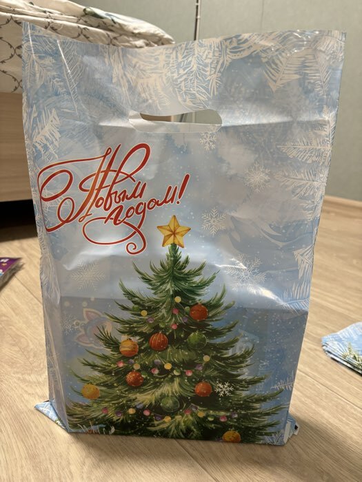 Фотография покупателя товара Пакет подарочный новогодний «Пингвинёнок почтальон», полиэтиленовый с вырубной ручкой, 30×40 см - Фото 5