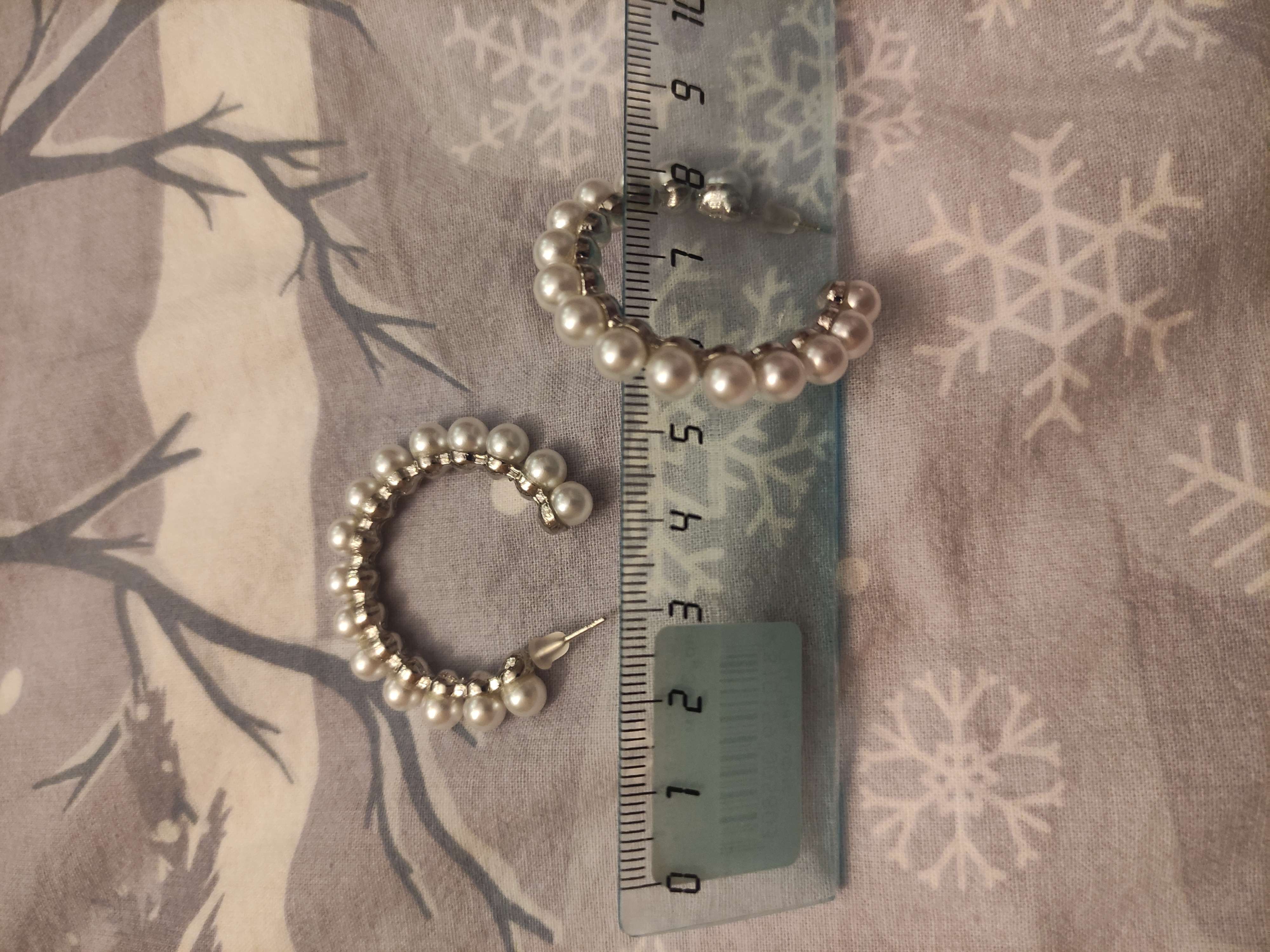 Фотография покупателя товара Серьги-кольца «Жемчужный ряд» d=4,3 см, цвет белый в серебре - Фото 1