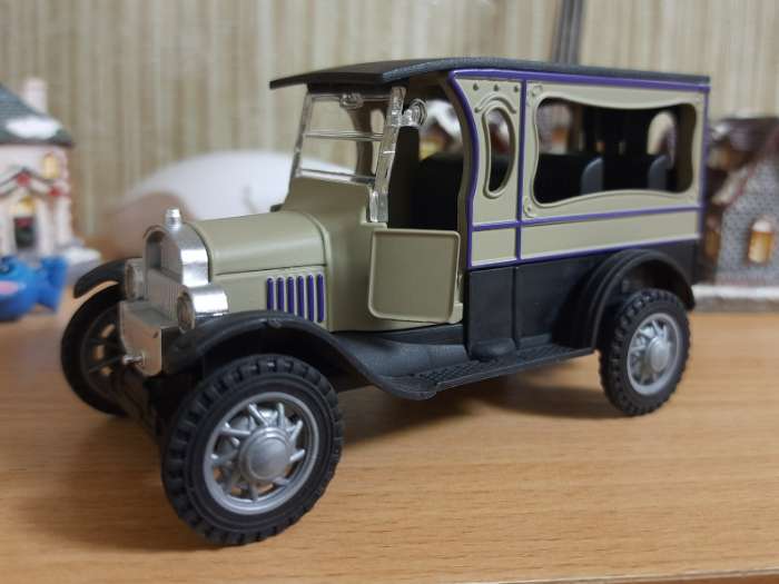 Фотография покупателя товара Машина металлическая «Джип», инерционная, 1:36, открываются двери, цвет оранжевый - Фото 1