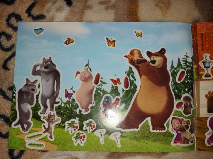 Фотография покупателя товара Альбом 250 наклеек «Маша и медведь», 17 × 24 см, 12 стр., Маша и Медведь