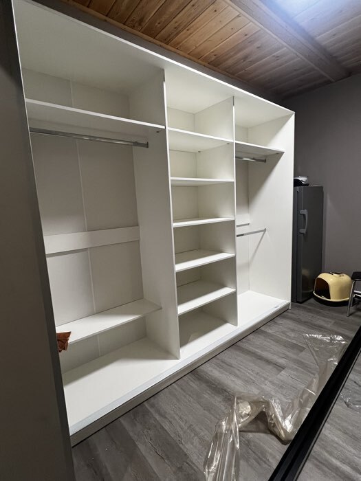 Фотография покупателя товара УЦЕНКА Шкаф-купе Max-МШ-23-6-27-151, 2666×600×2300 мм, зеркало, цвет графит / метрополитан грей 10 - Фото 2