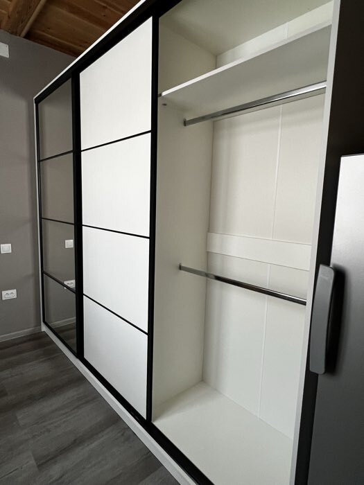 Фотография покупателя товара УЦЕНКА Шкаф-купе Max-МШ-23-6-27-151, 2666×600×2300 мм, зеркало, цвет графит / метрополитан грей 10 - Фото 1