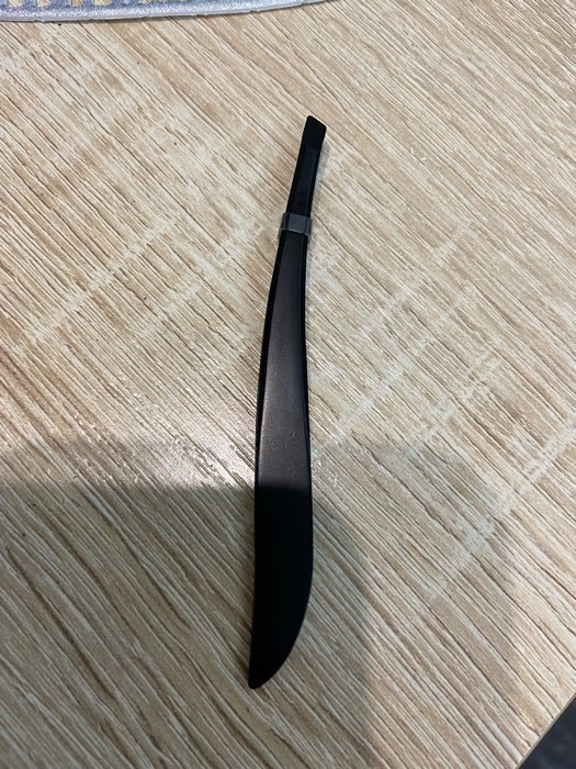 Фотография покупателя товара Пинцет скошенный, узкий 9 см, цвет чёрный