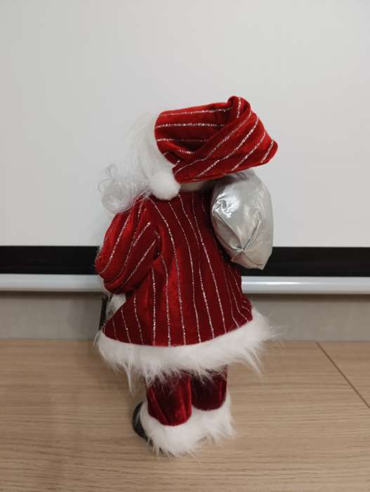 Фотография покупателя товара Дед Мороз под ёлку «Зимнее волшебство. Новогодняя игрушка в полосатой шубе, с подарками», 30 см - Фото 5