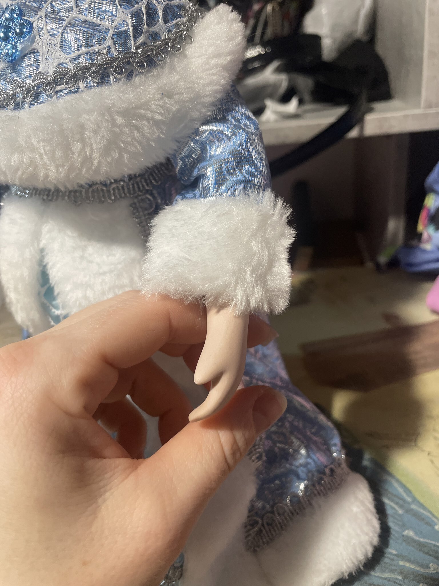 Фотография покупателя товара Снегурочка под ёлку «Зимнее волшебство. В шубе с узором-паутинка», 34 см, голубой - Фото 5