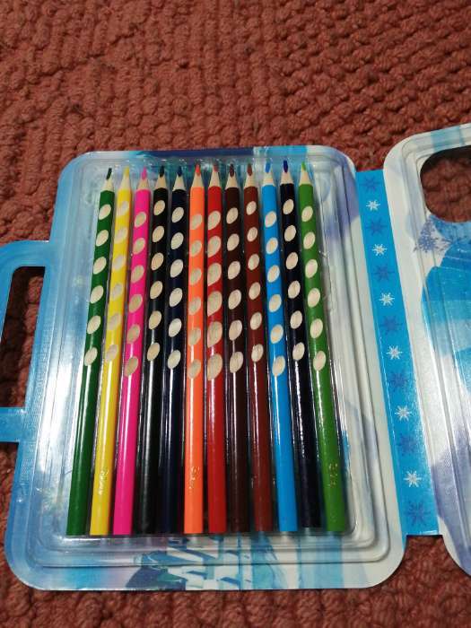 Фотография покупателя товара Цветные карандаши, 12 цветов, трехгранные, «Холодное сердце» - Фото 2