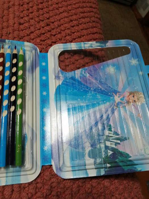 Фотография покупателя товара Цветные карандаши, 12 цветов, трехгранные, «Холодное сердце» - Фото 3